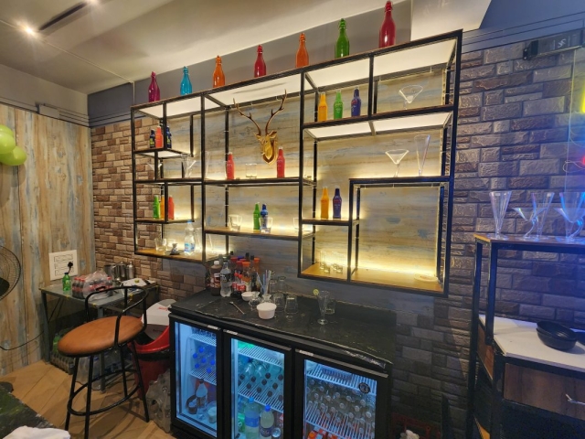 BAR Cozy Corner