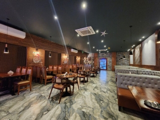 BAR Cozy Corner
